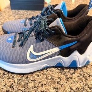 Nike Men’s Blue and Black Sneakers
